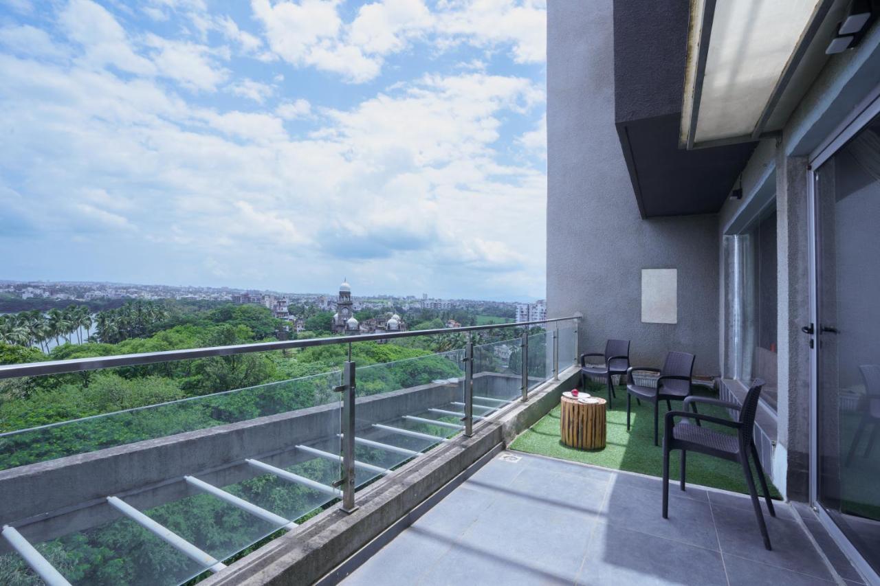 Grey Stone - Lakefront Penthouse Family Rooms Kolhapur Exterior photo