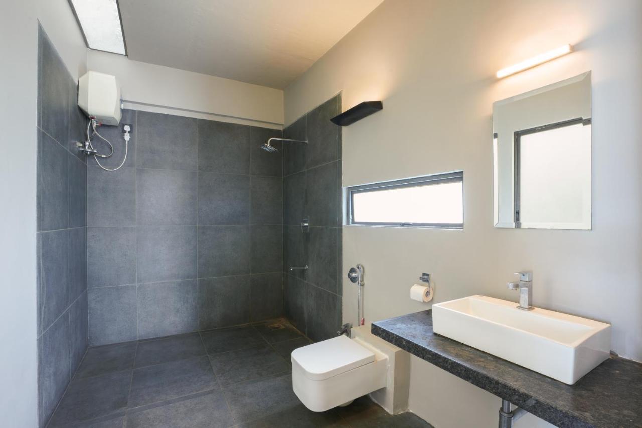 Grey Stone - Lakefront Penthouse Family Rooms Kolhapur Exterior photo