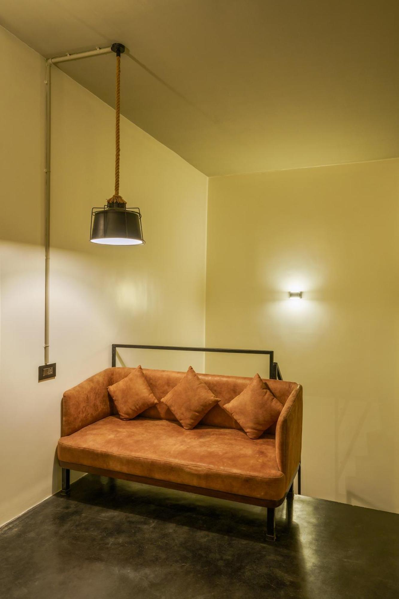 Grey Stone - Lakefront Penthouse Family Rooms Kolhapur Exterior photo