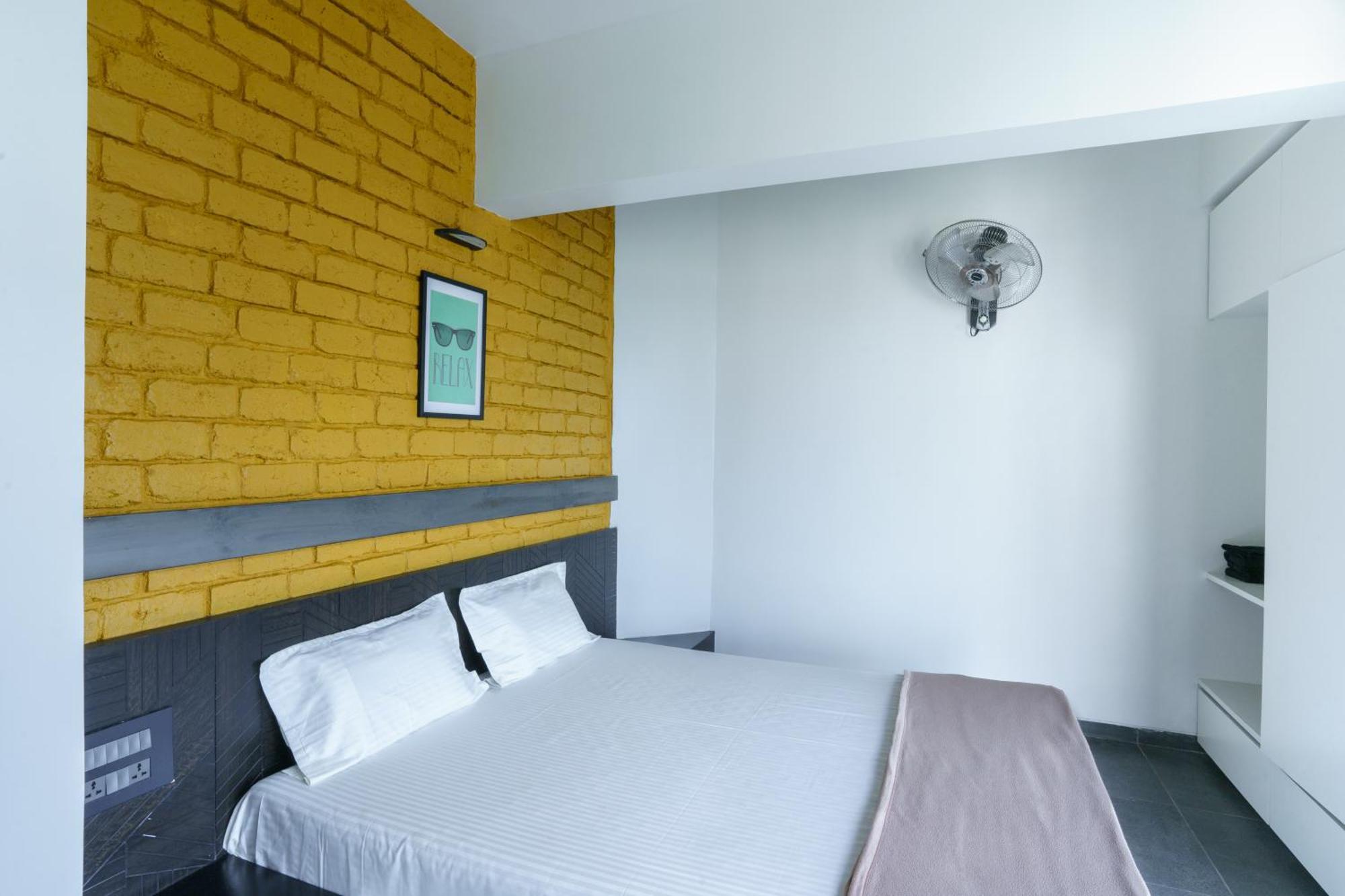 Grey Stone - Lakefront Penthouse Family Rooms Kolhapur Exterior photo