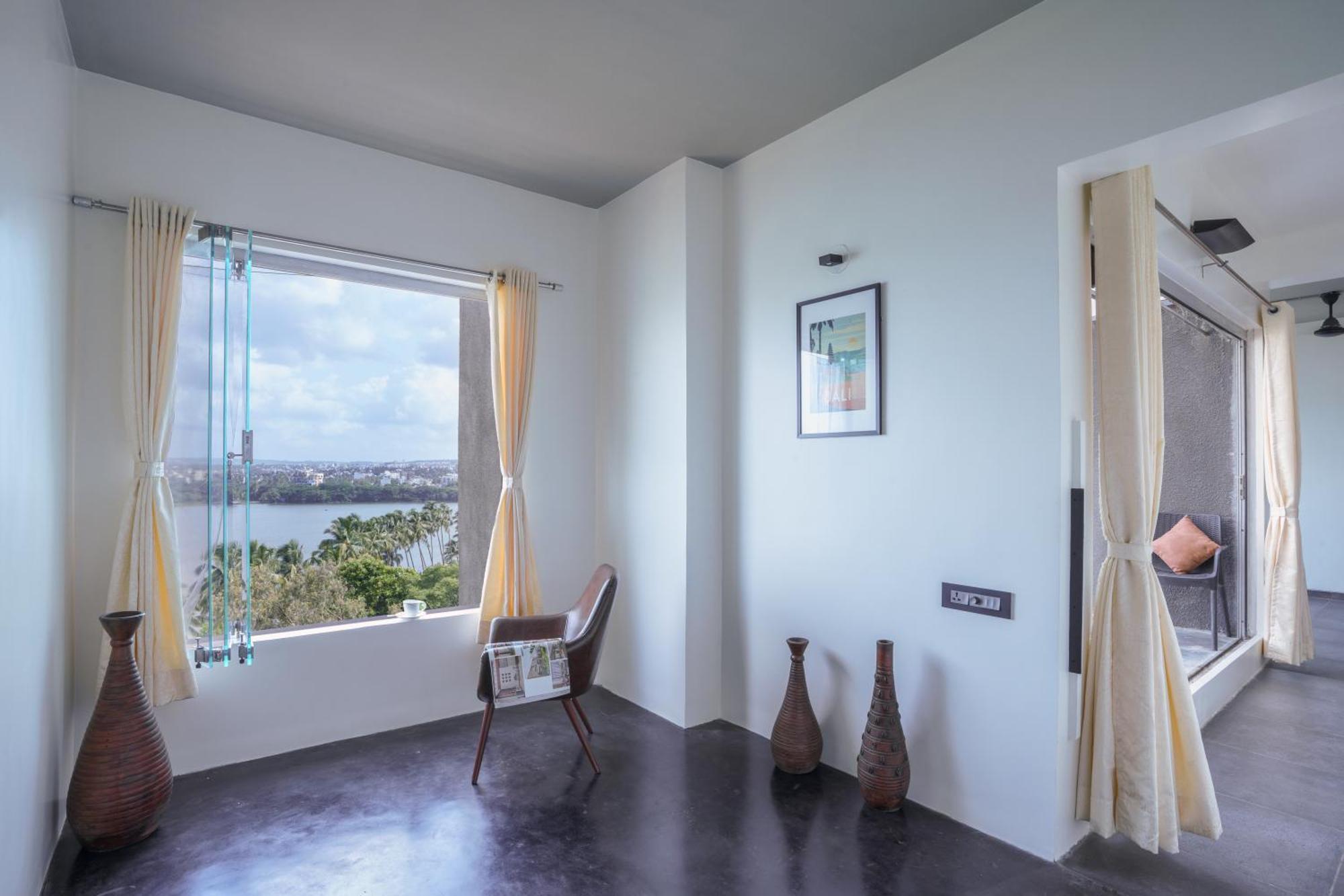 Grey Stone - Lakefront Penthouse Family Rooms Kolhapur Exterior photo